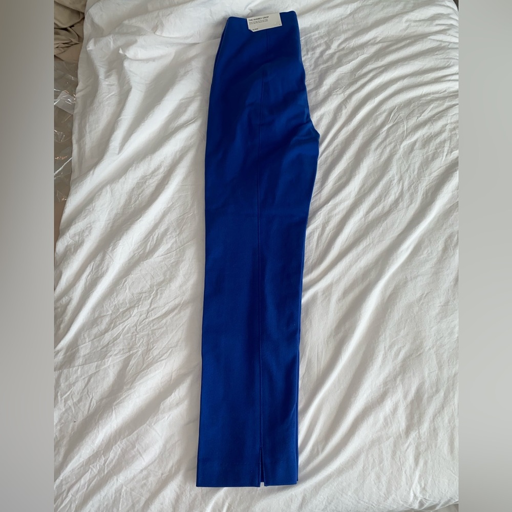 Ann Taylor Audrey crop pant size 4. New with tags. Never worn. Just too small